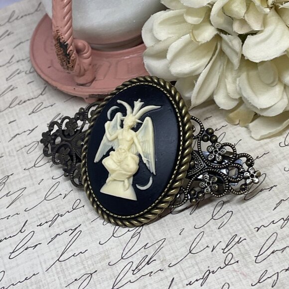 Gothic Witch Wicca Baphomet Cameo Pin Hair Clip Jewelry Comb pagan Gift Wedding - Picture 5 of 10